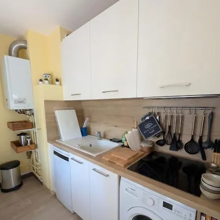 42m Overlooking The Pine Forest And Near The Sea *