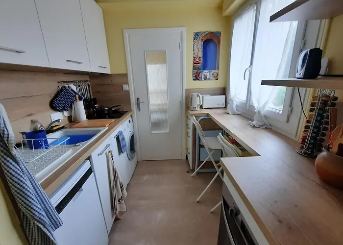 42m Overlooking The Pine Forest And Near The Sea *